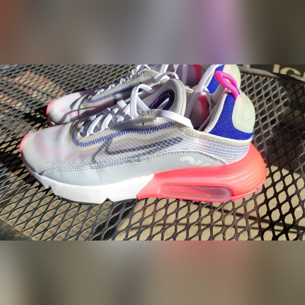 Nike Size 8, Women's Gray and Pink Sneakers